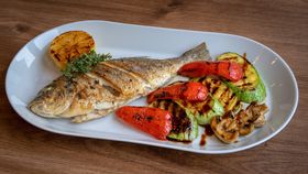 Trei rețete delicioase cu pește pentru Postul Crăciunului. Trebuie să le încerci în următoarea perioadă!